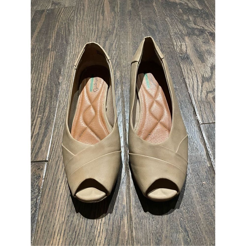 Baretraps Memory Foam Tan Peep Toe